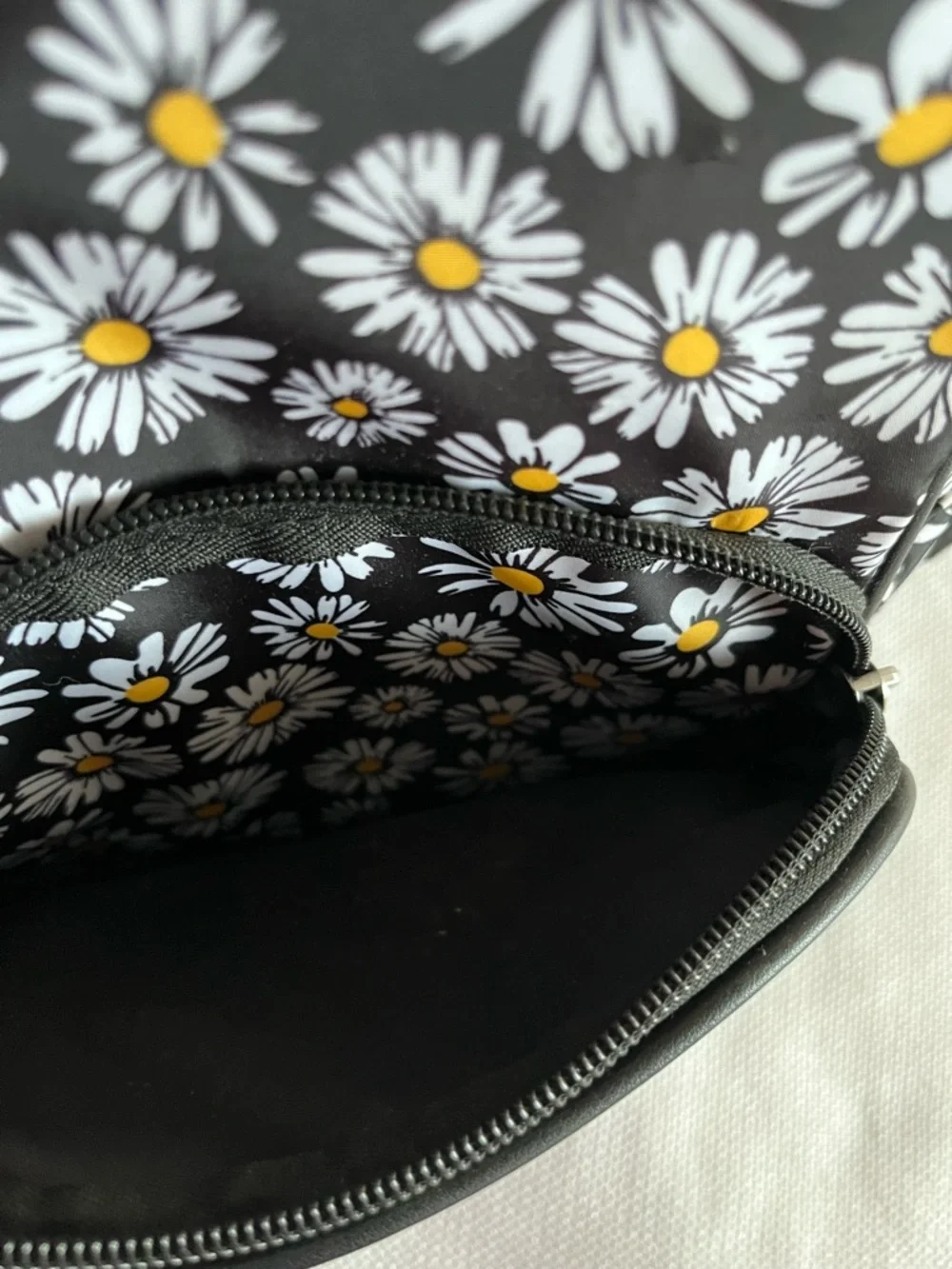 Art Class Daisy Print Kids Backpack and Pouch Set
